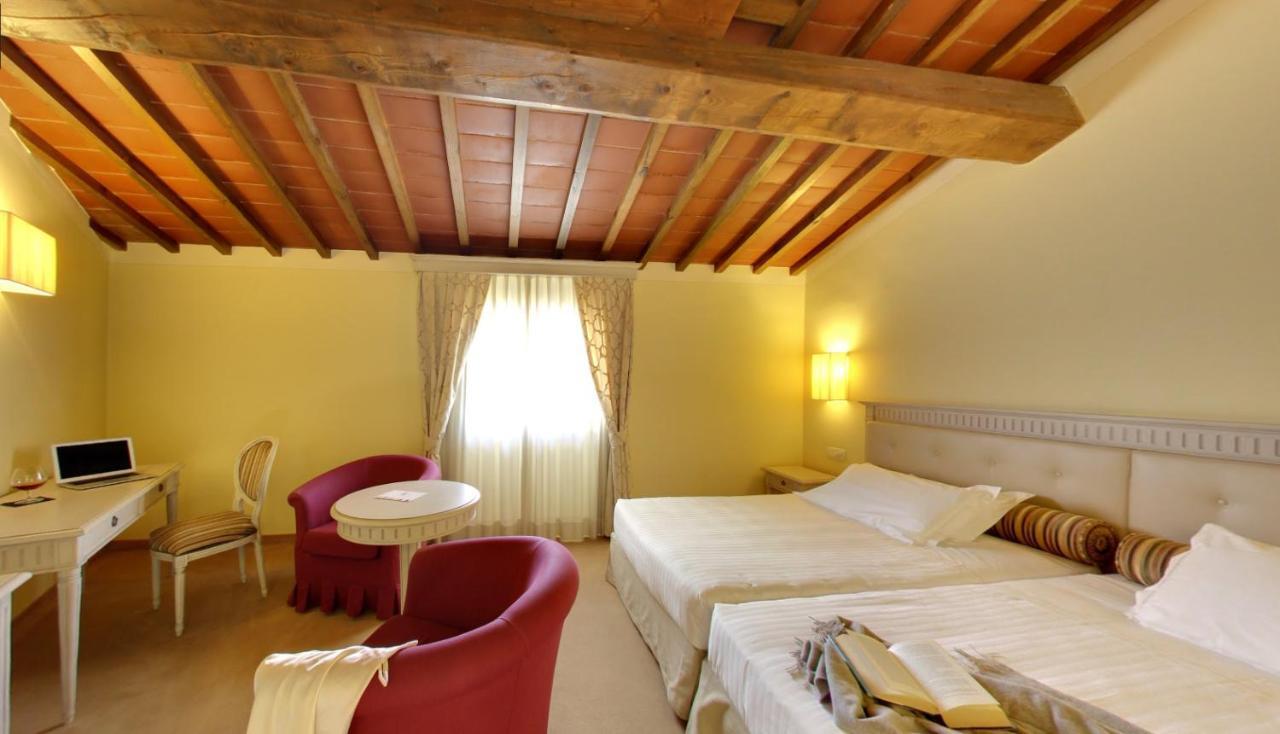 Lhp Hotel Черталдо Екстериор снимка